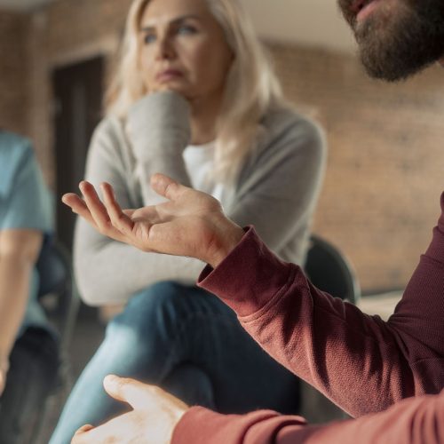 riunione-del-gruppo-di-supporto-psicologico